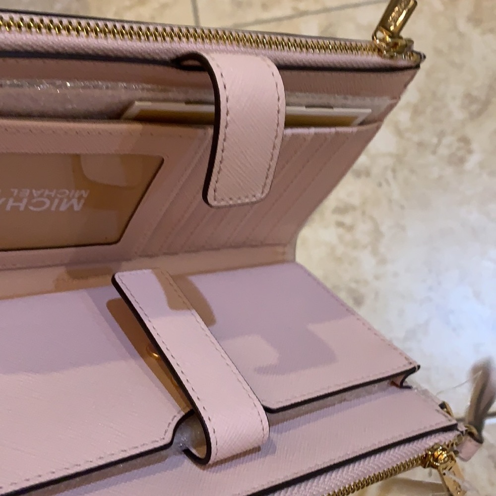 MICHAEL KORS LG DOUBLE ZIP WRISTLET POWDER BLUSH - Picture 10 of 11